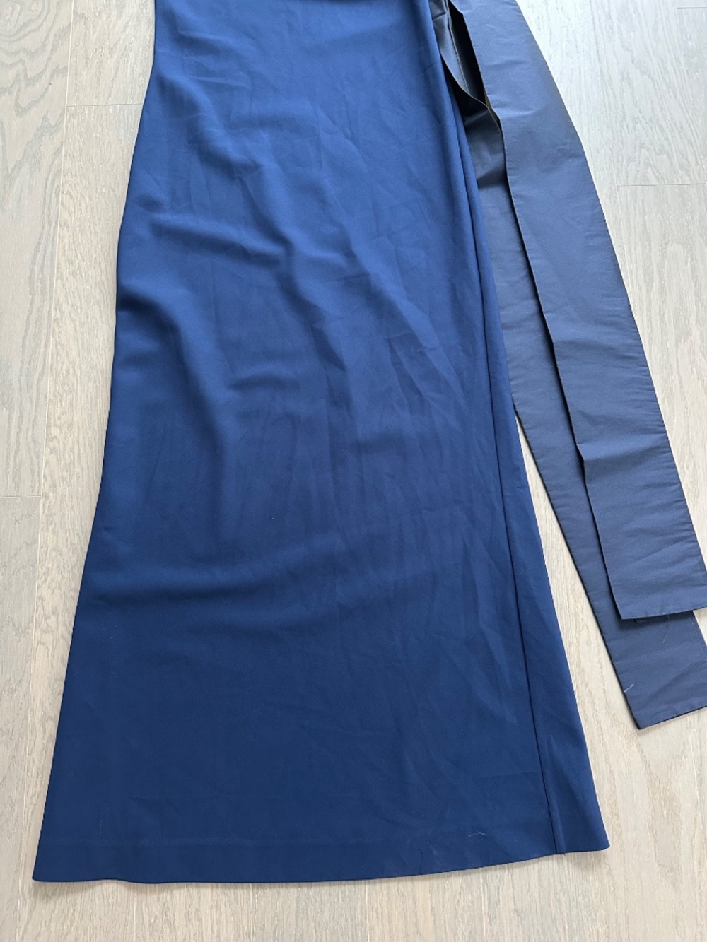 Bernadette Adrian One Shoulder Gown Maxi Dress Navy Blue Bow - Size 38 = US 6 - Picture 4 of 10